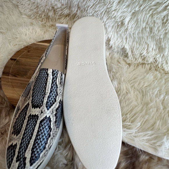 Vince ( Brand New ) designer Saxon 2 Slip On Sneakers in Snake skin Print shoe - Picture 2 of 10